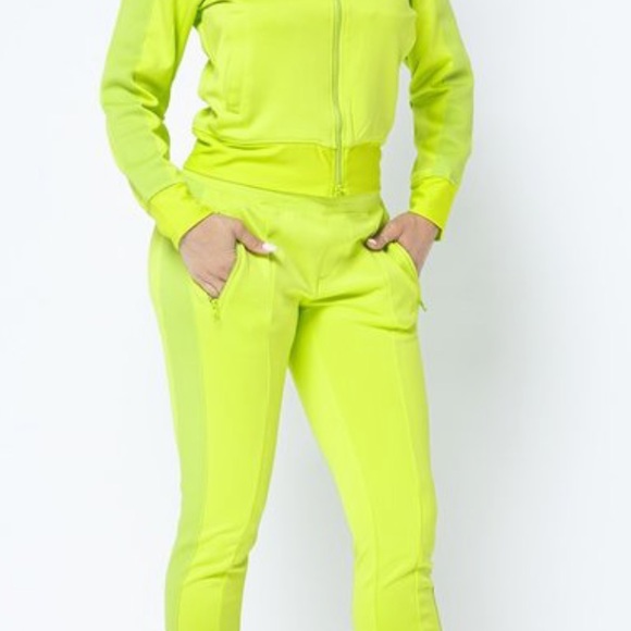 BACK TO BACK! - Picture 2 of 3